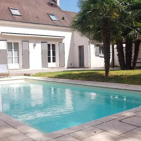 Pool House In Disneyland Bmyguest Σερί